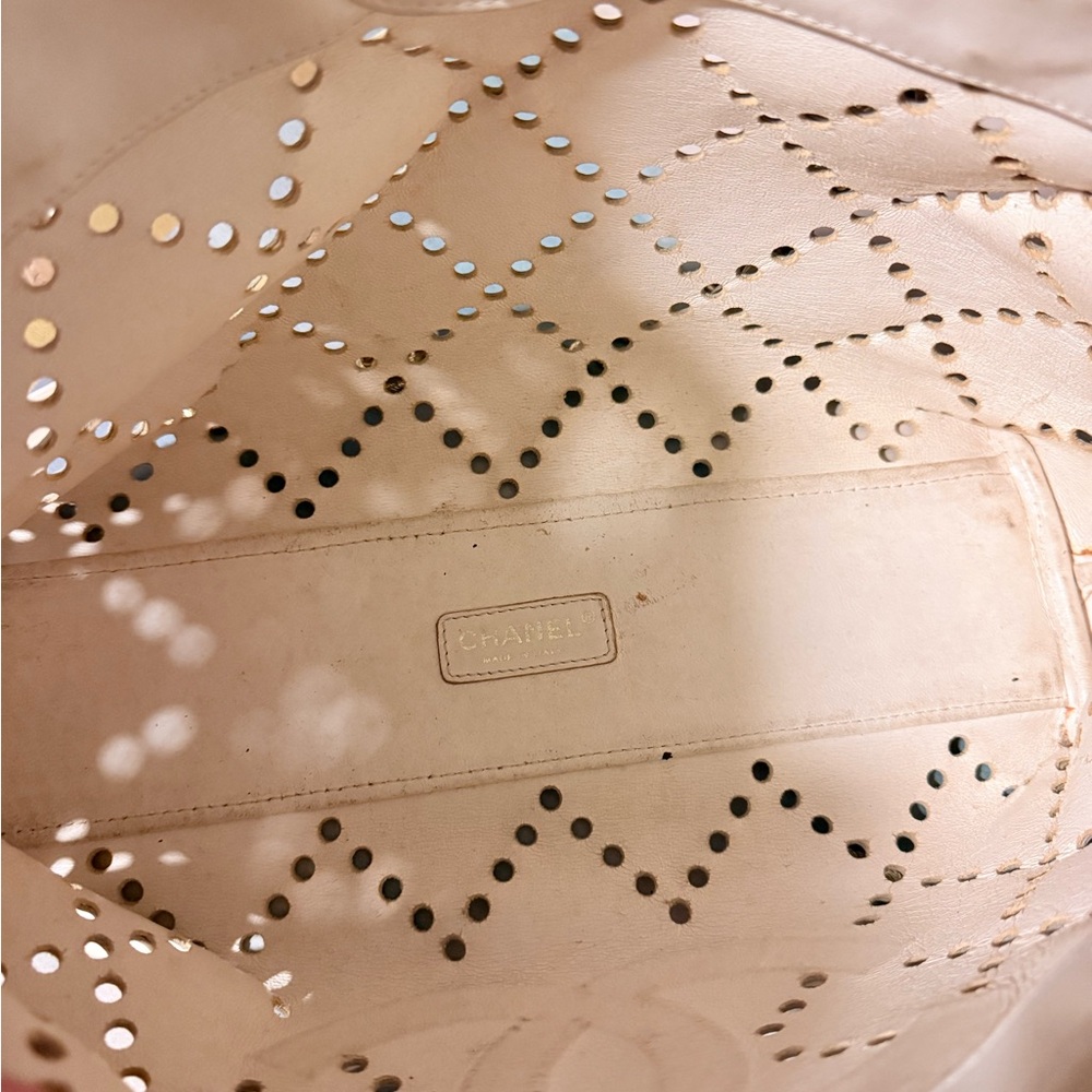 Chanel shoulder bag Cream /Gold Chain - Picture 13 of 14